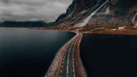 Road in the middle of the sea wallpaper