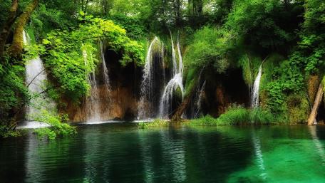 Plitvice Lakes National Park wallpaper