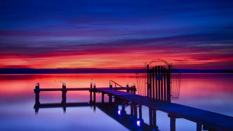 Tranquil Sunset at the Jetty wallpaper