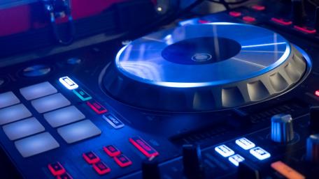 DJ Mix Station in 4K Clarity wallpaper
