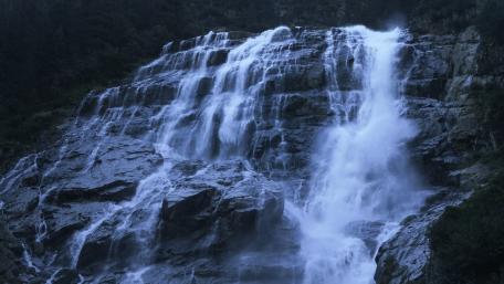 Grawa waterfall wallpaper