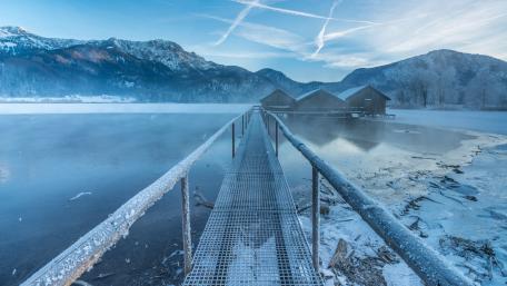 Kochel Lake boathouses in wintertime wallpaper