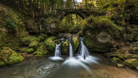 Schiessentümpel/ Schéissendëmpel Waterfall wallpaper