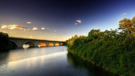 Tranquil Evening Over the Arch Bridge wallpaper