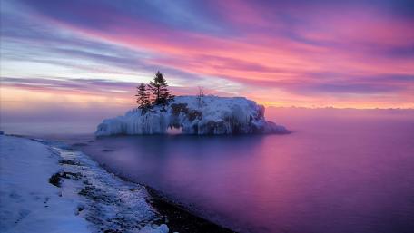 Winter Sunset Over a Purple Sea wallpaper