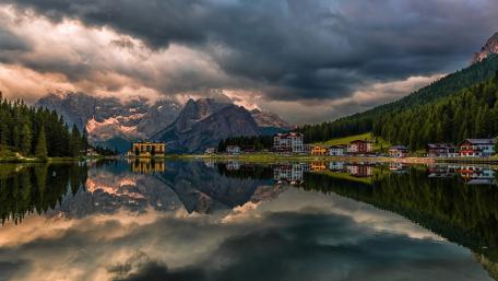 Lake Misurina wallpaper