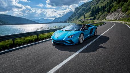2018 Lamborghini Aventador S roadster front view wallpaper