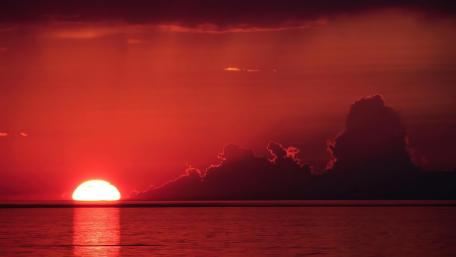 Sun setting on Lake Ontario wallpaper