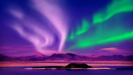 Purple and Green Polar Lights wallpaper