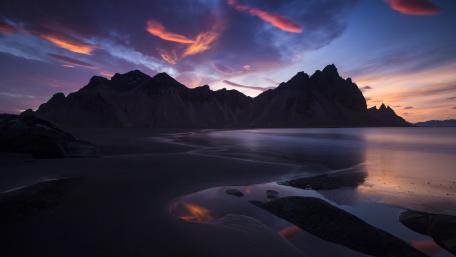 Vestrahorn Mountains (Iceland) wallpaper