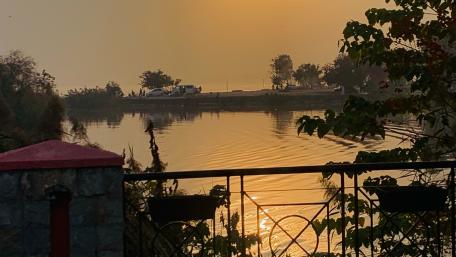 Evening sunset of river side wallpaper