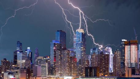 Electrifying Urban Thunderstorm wallpaper