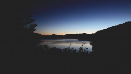 Serene Twilight Reflections on the Lake wallpaper