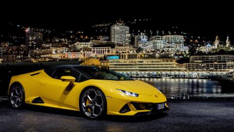 Dreamy Night Drive with a Lamborghini Huracan EVO wallpaper