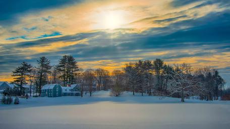 Winter Wonderland Cottage Scene wallpaper