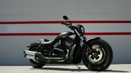 Sleek Harley-Davidson Motorcycle Wallpaper Showcase wallpaper