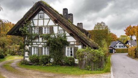 Half-timbered house in Höfen (Germany) wallpaper