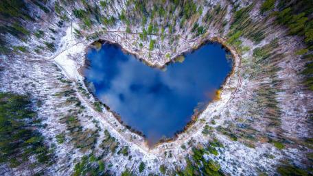Heart Lake wallpaper