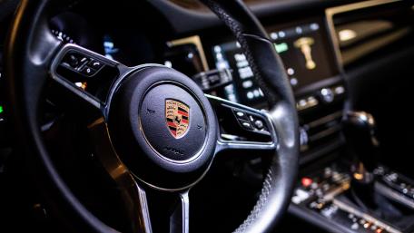 Porsche Steering Wheel Elegance in 4K wallpaper