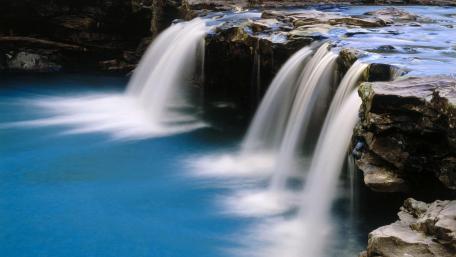 Tranquil Serenity of a Waterfall Scene wallpaper