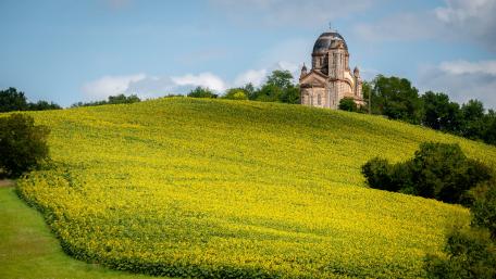 Chapelle de Notre Dame de Lapeyrouse wallpaper