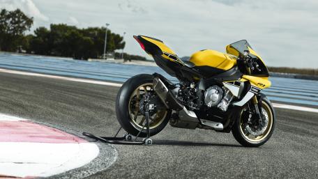 Sleek Yamaha R1 Ready for the Track wallpaper