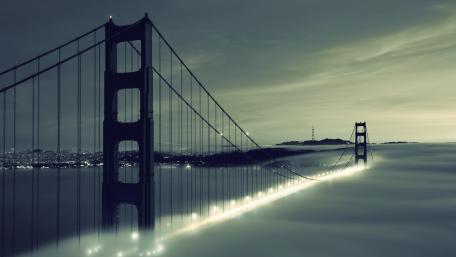 Mist on Golden Gate Bridge wallpaper