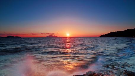 Sunset in the beach wallpaper