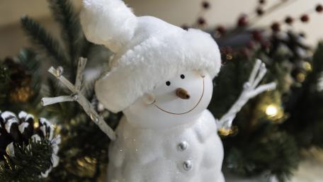 Festive Snowman Cheerful Winter Scene wallpaper