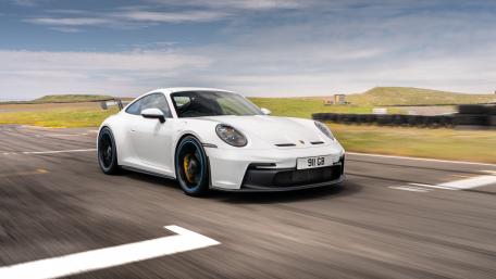 Ultimate Porsche 911 GT3 in Motion wallpaper