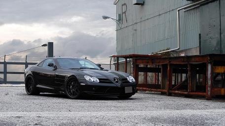 Sleek Mercedes-Benz Sports Car in Urban Setting wallpaper