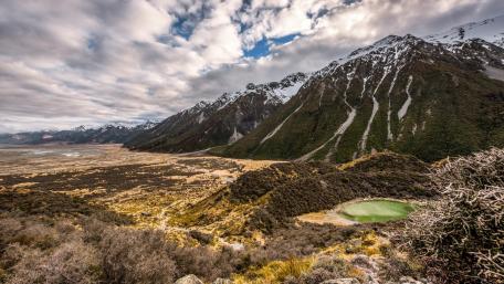 Majestic Mountain Landscape with Serene Lake wallpaper