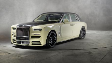 Sleek Elegance of the Rolls-Royce Phantom VIII wallpaper