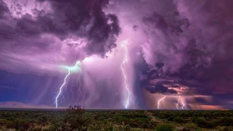 Electrifying Purple Sky Storm wallpaper