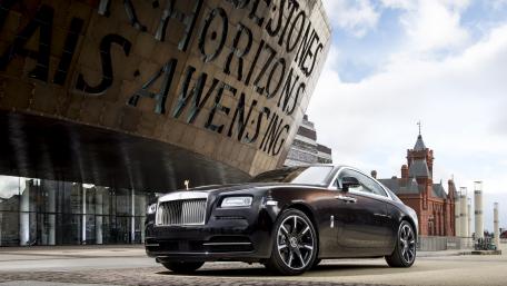 Sleek Elegance of the Rolls-Royce Wraith wallpaper