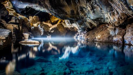 Grjotagja Cave wallpaper