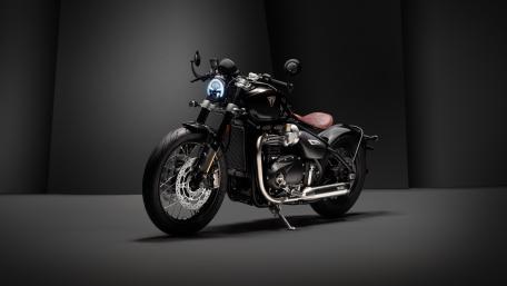 Triumph Bonneville Bobber Elegance and Power in 5K Detail wallpaper