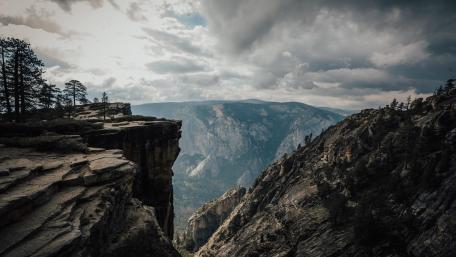 Yosemite National Park, Taft Point wallpaper