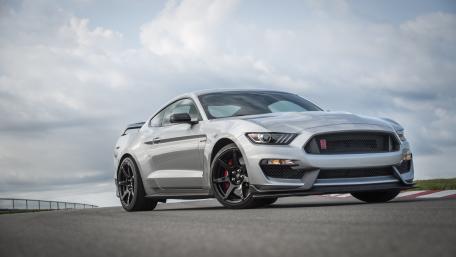 Ford Mustang Shelby GT350 Supercar wallpaper