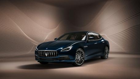 Sleek Maserati Quattroporte Wallpaper wallpaper