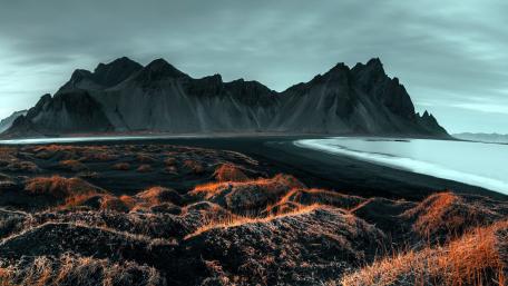 Vestrahorn, Brunnhorn, Eystrahorn (Iceland) wallpaper