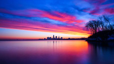 Dusk Embrace Over Serene Lake Horizon wallpaper
