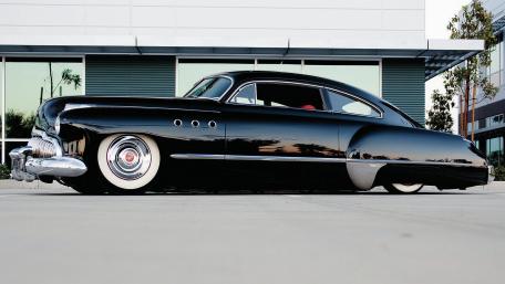 Vintage Elegance on Wheels wallpaper