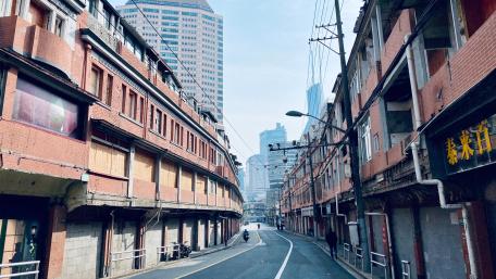 Urban Serenity in Shanghai's Morning Light wallpaper