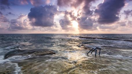 Sea ladder wallpaper