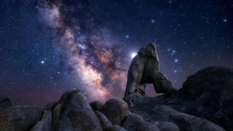 Celestial Gateway in Alabama Hills wallpaper