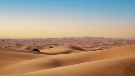 Endless Dunes Under the Open Sky wallpaper