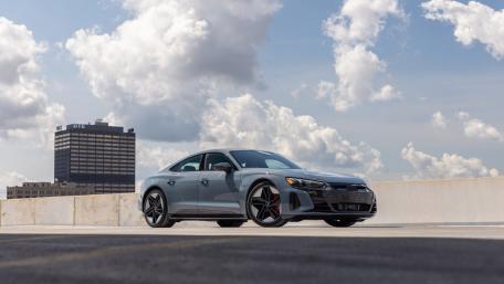 Audi RS e-tron GT in the Clouds wallpaper
