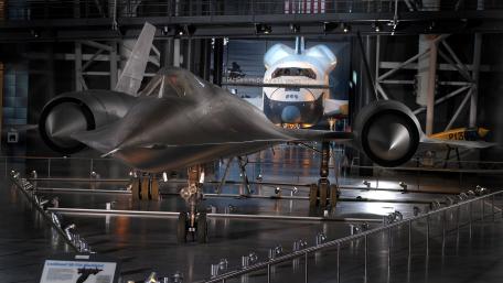 SR-71 Blackbird in Museum Display wallpaper