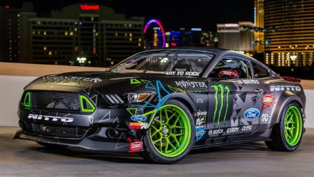 Ford Mustang RTR Glows in City Lights wallpaper